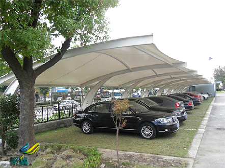 高品質(zhì)、美觀便捷的新型膜結(jié)構(gòu)車(chē)棚